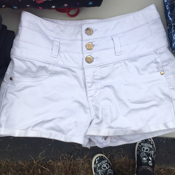 White high waisted shorts - Picture 1 of 2